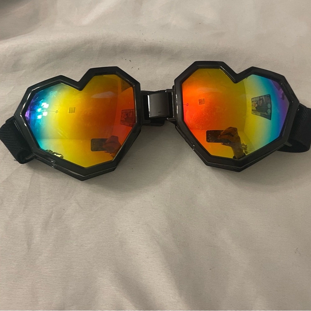 Heart-Shaped Rainbow 🌈  Goggles With Elastic Band